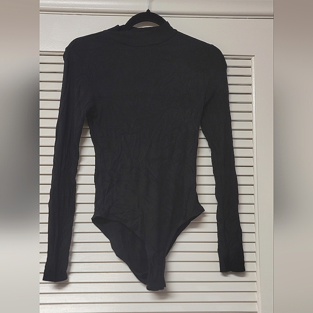 Self E - Black Long-Sleeve Ribbed Bodysuit With Snap Closure